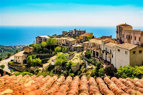 catania sicilia village.